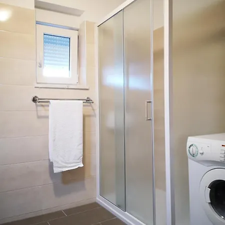 Alavuk Apartmán Pula